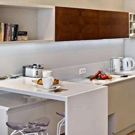 Triton Park By P&o Serviced Апартаменты Варшава